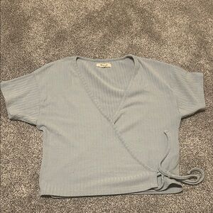 Madewell short sleeve wrap top in dusty blue